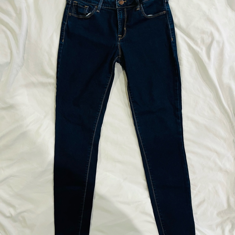 Size 4 OLD NAVY Rockstar Skinny Jeans!